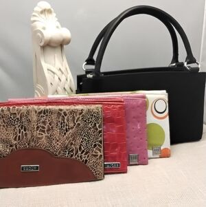 Miche -Magnetic Black Bag with 4 inter changable snap on covers